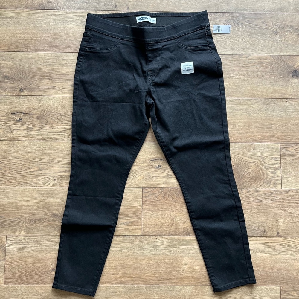 NWT Old Navy Super Skinny Black Pull-On Jeggings Petite 14